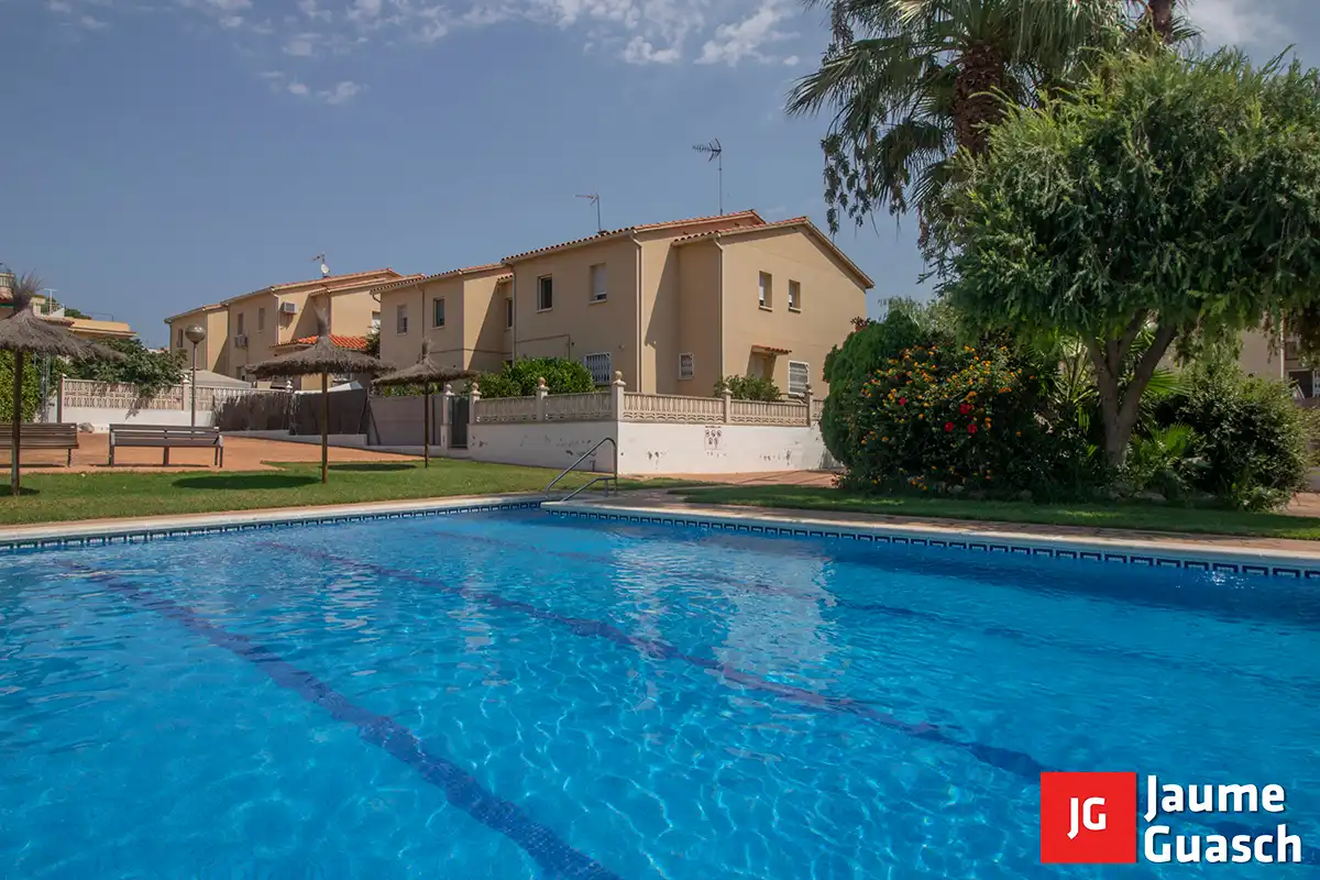 Piscina de Casa adosada en venta en Creixell con Aire acondicionado, Calefacción y Jardín privado