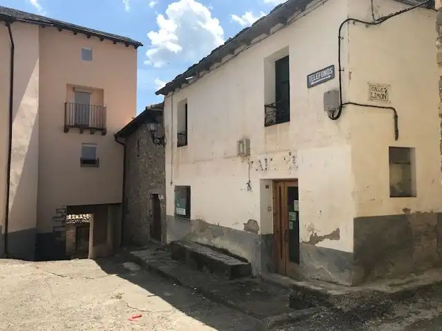 Vista exterior de Casa adosada en venda en Valle de Hecho