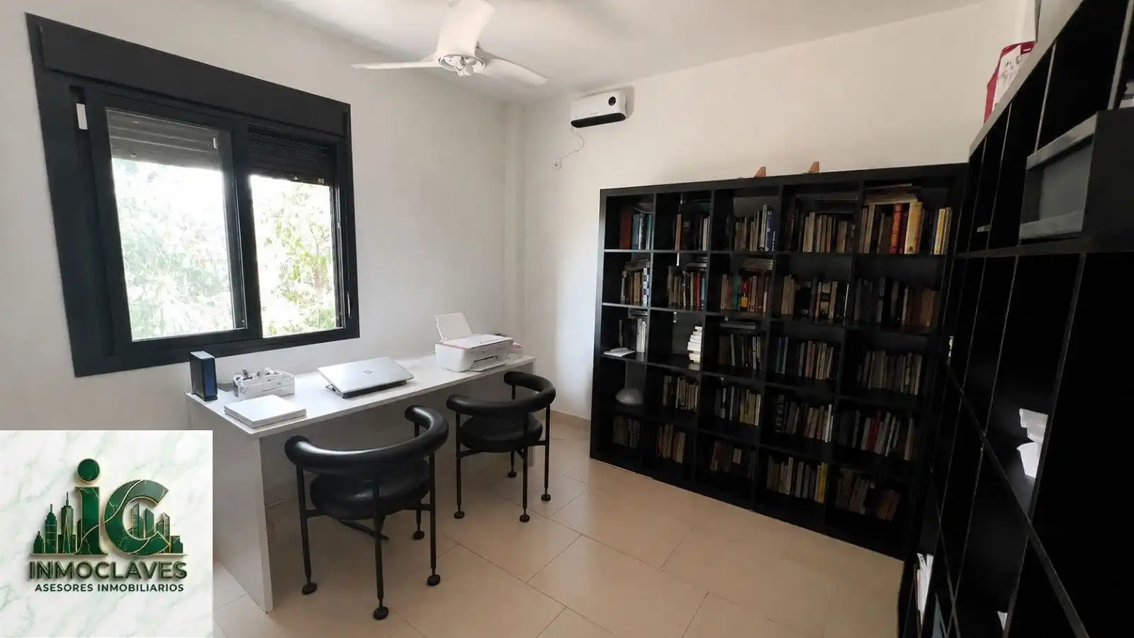 Detached homes for sale in Algeciras  with Air Conditioner, Heating and Private garden
