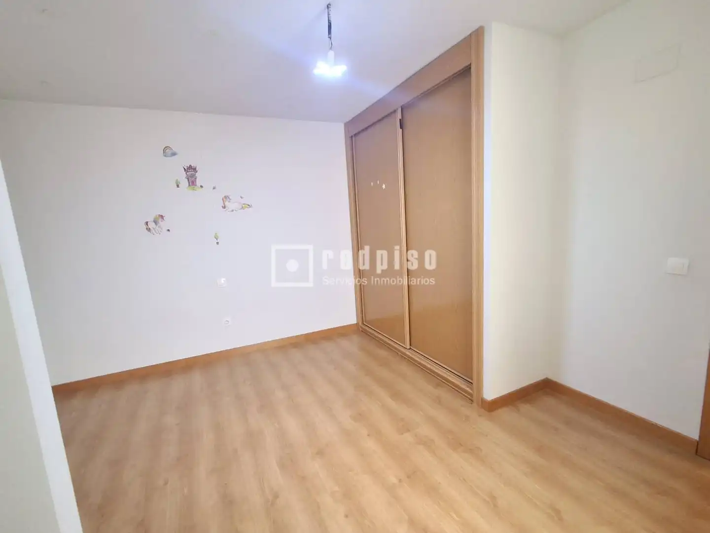 Habitación de Piso en venta en Huecas con Calefacción, Trastero y Amueblado