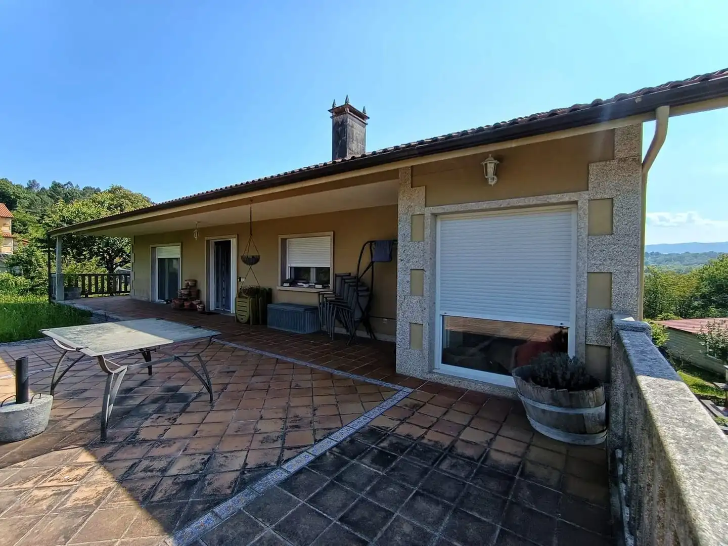 Vista exterior de Casa o xalet en venda en Pontevedra Capital  amb Jardí privat, Terrassa i Traster