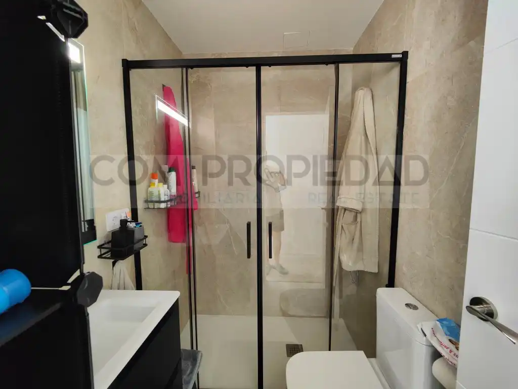 Badezimmer von Erdgeschoss zur Miete in  Palma de Mallorca mit Klimaanlage, Ofen und Waschmaschine