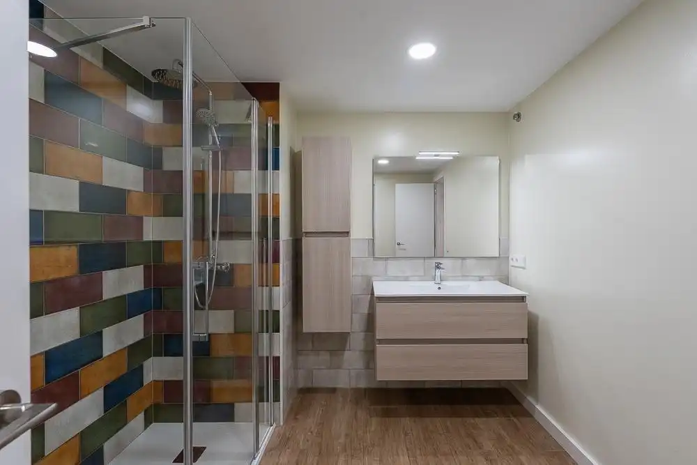 Badezimmer von Wohnungen zur Miete in Valencia mit Klimaanlage, Heizung und Terrasse