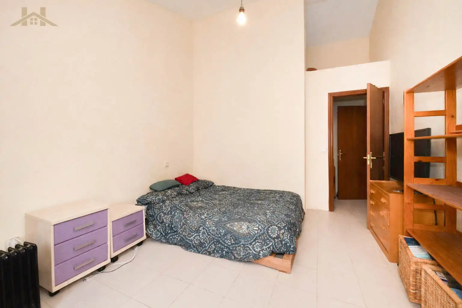 Dormitori de Casa adosada en venda en Villanueva de la Cañada amb Jardí privat