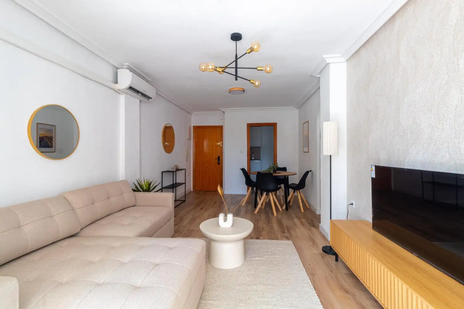 Sala d'estar de Apartament en venda en Torrevieja amb Aire condicionat, Calefacció i Terrassa