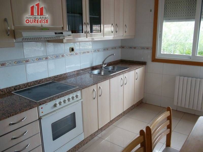 Kitchen of Flat to rent in Ourense Capital   with Heating, Storage room and Balcony