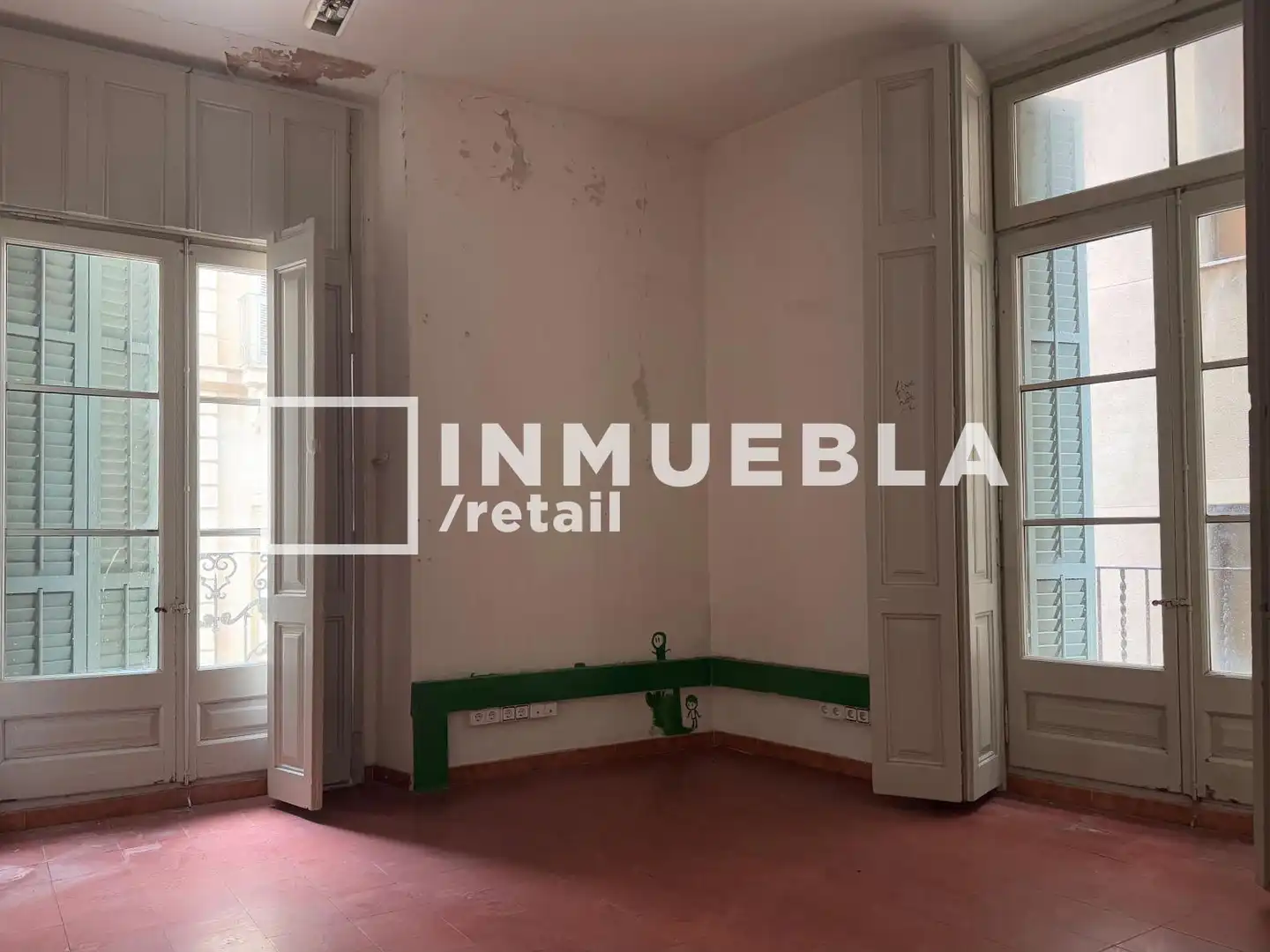 Wohnung zum Verkauf in Barcelona mit Terrasse und Balkon