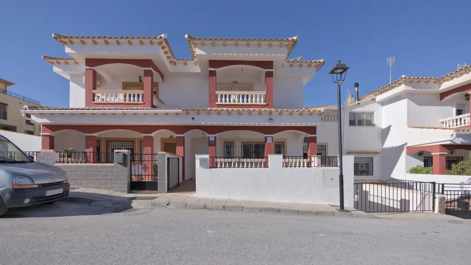 Vista exterior de Casa adosada en venta en Freila con Aire acondicionado, Jardín privado y Terraza