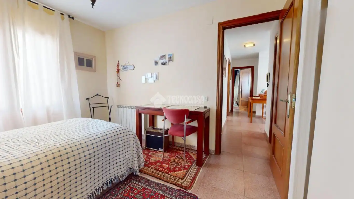Habitación de Casa adosada en venta en Horche con Calefacción, Terraza y Balcón