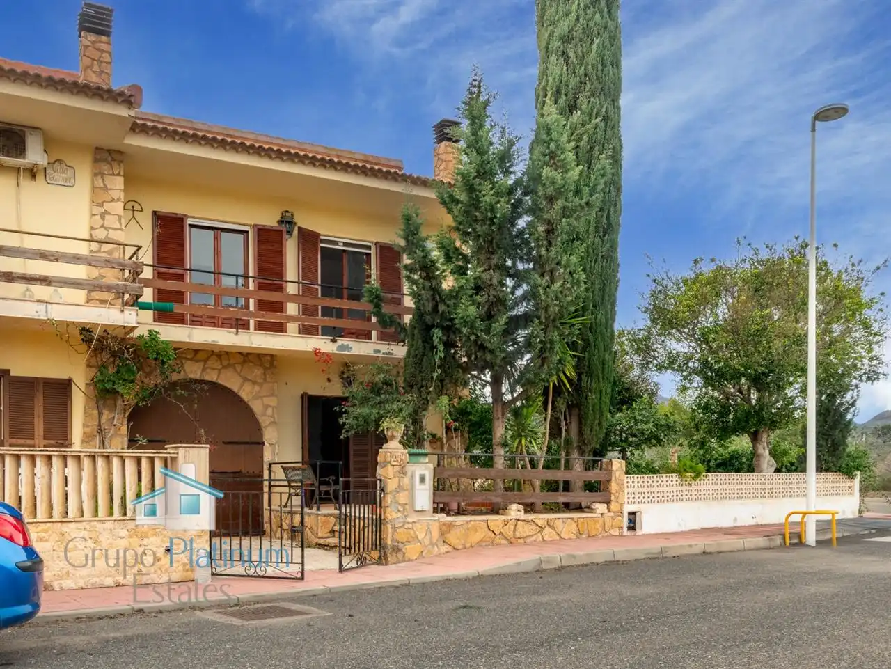Terraced house with garden for sale in San Juan de los Terreros