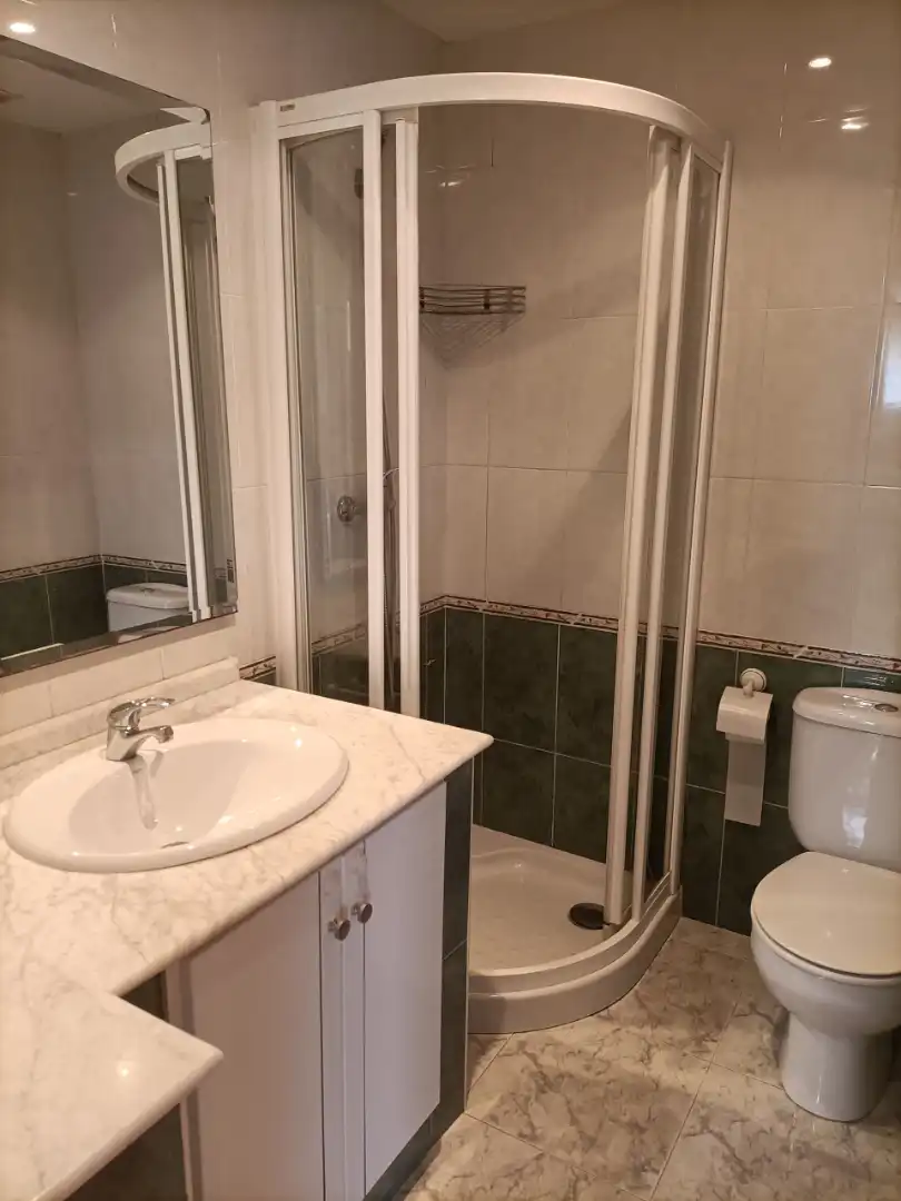 Badezimmer von Wohnung zum Verkauf in Segorbe mit Heizung, Ofen und Mikrowelle