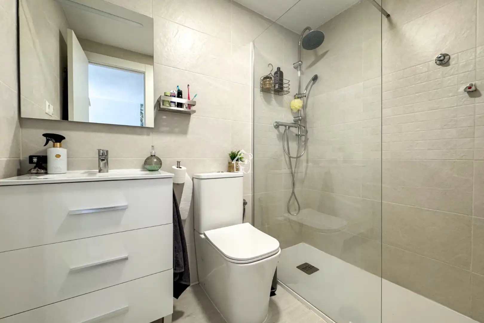 Baño de Estudio de alquiler en Los Balcones - Los Altos