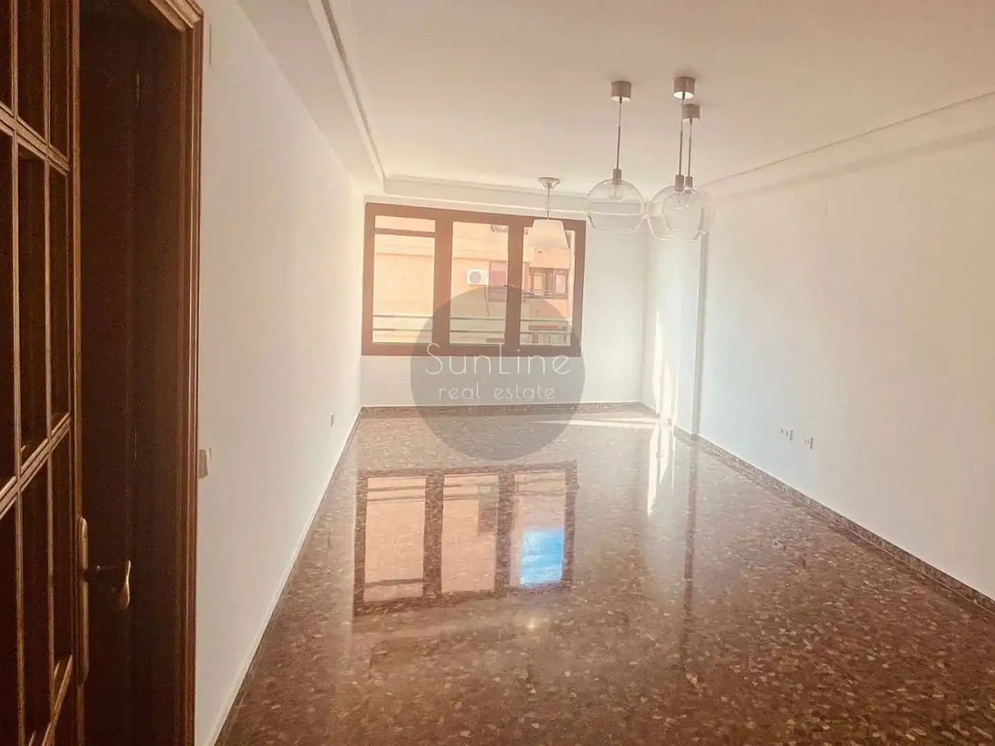 Exterior view of Flat for rent in Valencia  with Balcony and Pets allowed