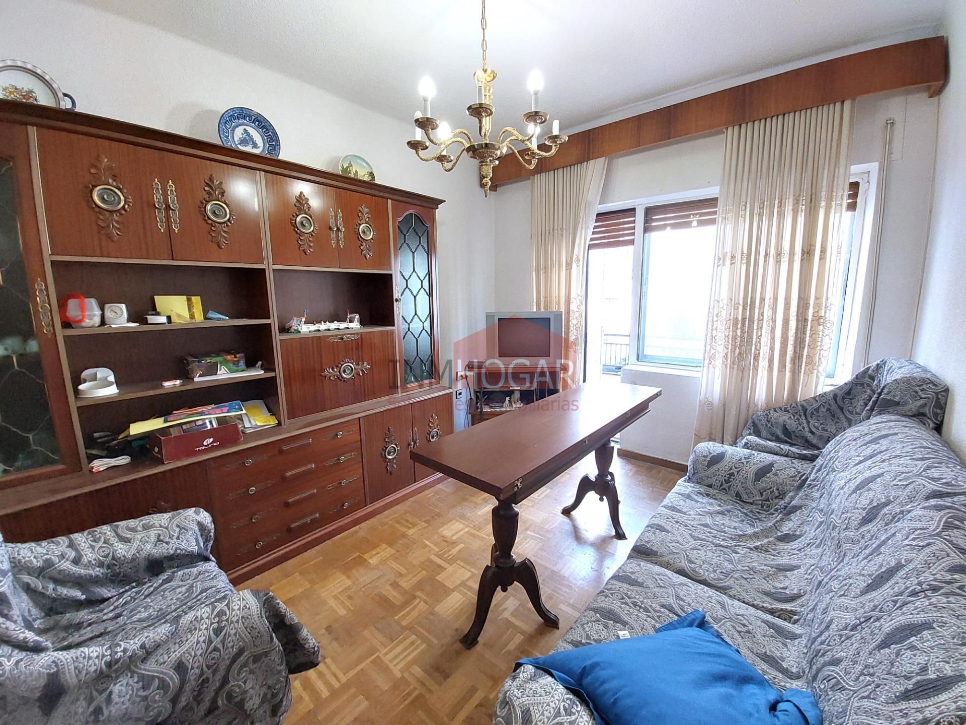 Sala d'estar de Pis en venda en Ávila Capital amb Calefacció i Parquet