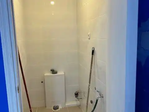 Baño de Local de alquiler en Fuenlabrada