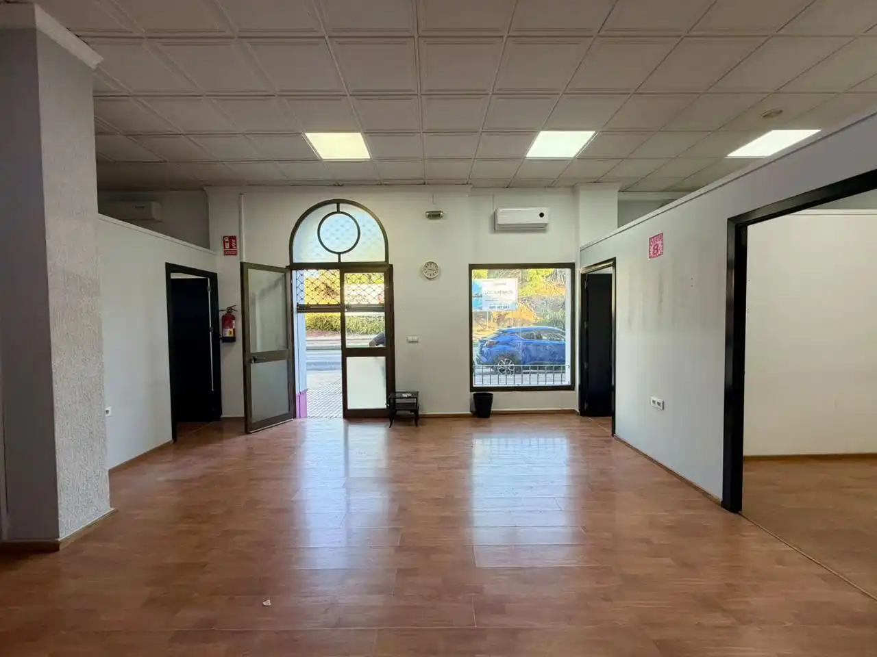 Local comercial de lloguer a Avenida Quinto Centenario, imagen 3