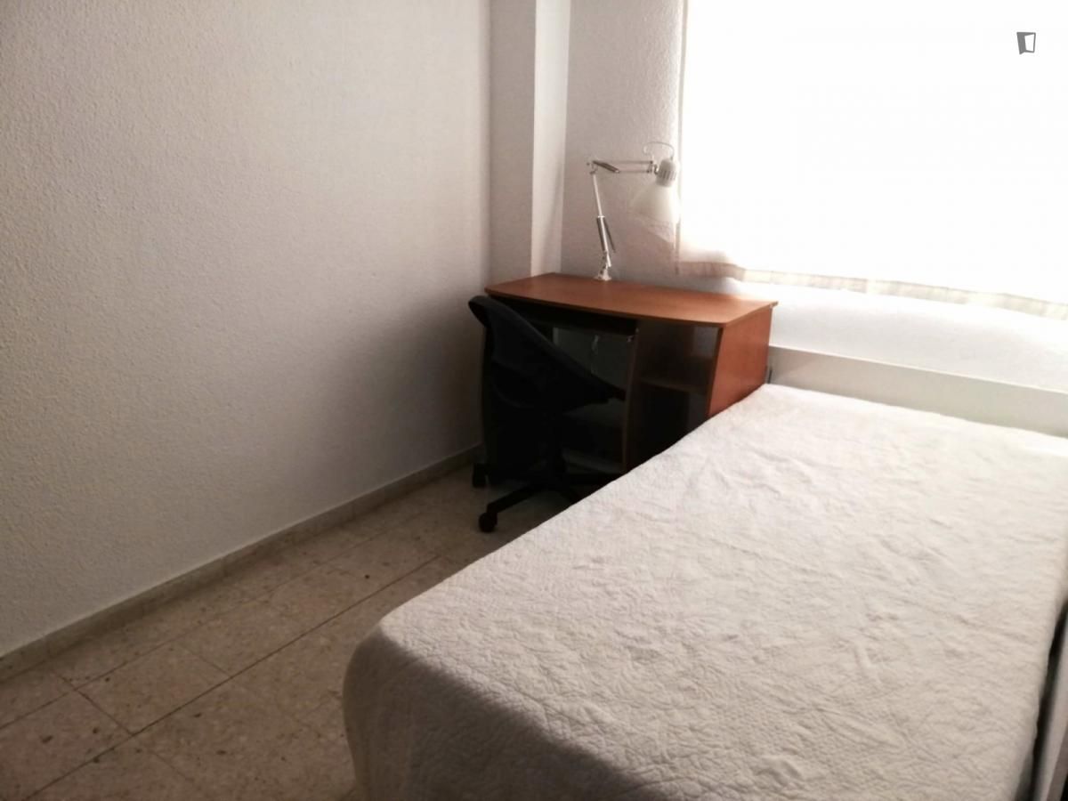 Bedroom of Apartments for share in  Valencia Capital  with Furnished, Oven and Washing machine