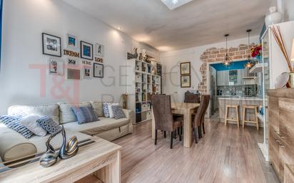 Living room of Flat for sale in  Barcelona Capital  with Air Conditioner, Heating and Oven