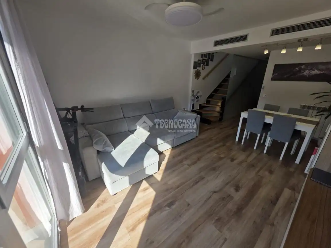 Living room of Flat for sale in Cadrete  with Air Conditioner, Heating and Terrace
