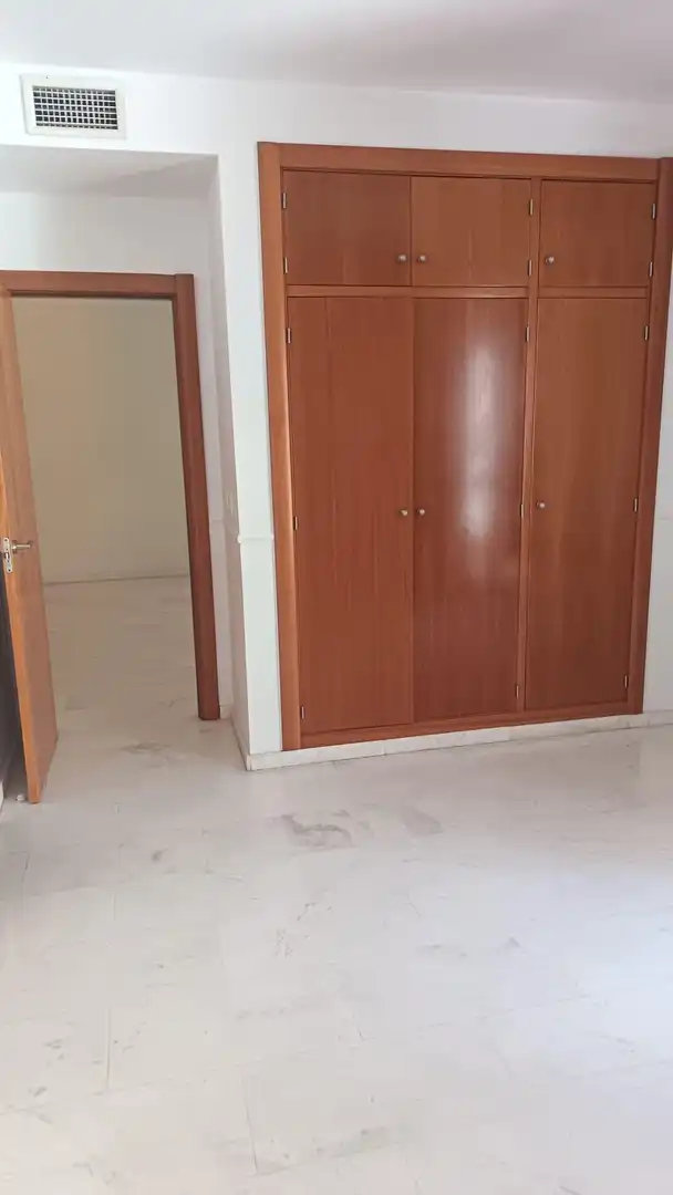 Schlafzimmer von Wohnung zur Miete in Granada