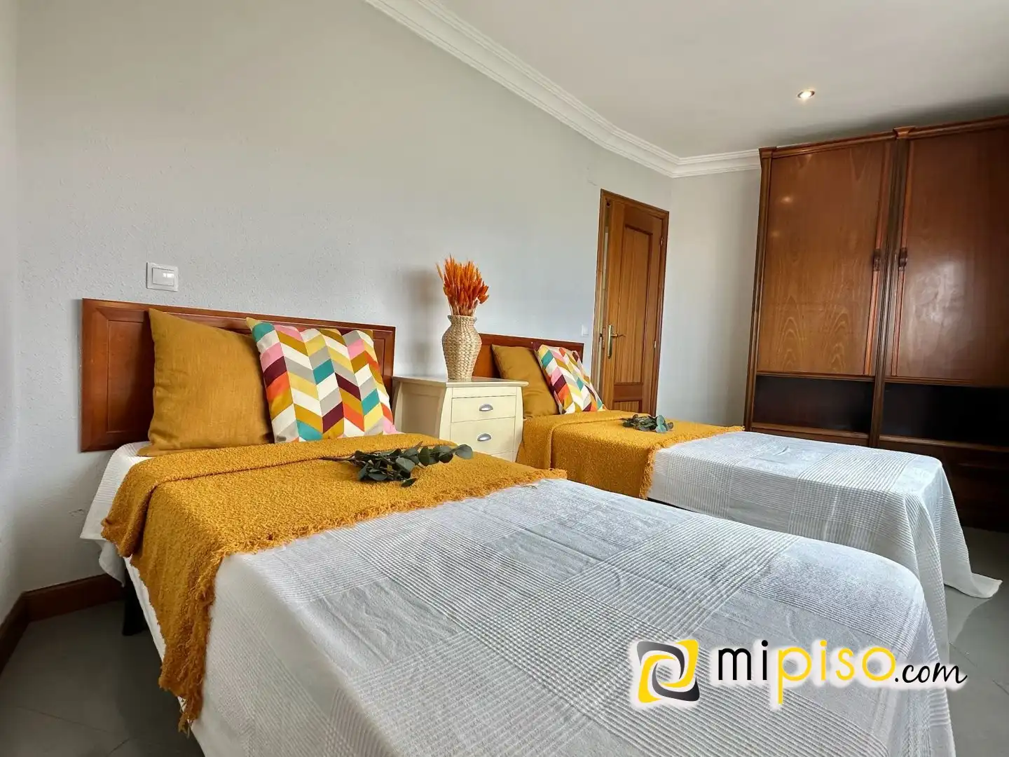 Bedroom of Flat for sale in Laredo  with Furnished