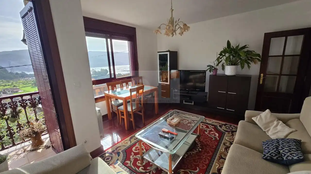 Sala de estar de Casa o chalet en venta en Moaña con Calefacción, Jardín privado y Amueblado