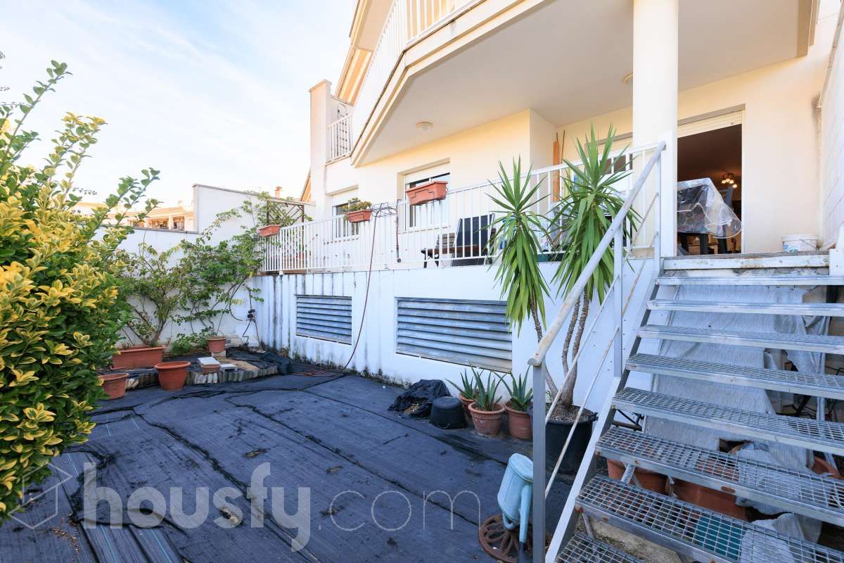 Vista exterior de Planta baixa en venda en La Canonja amb Aire condicionat, Calefacció i Jardí privat
