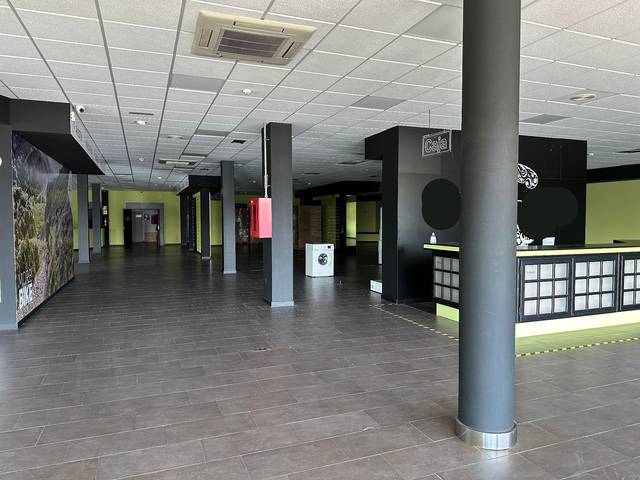 Local comercial en Alquiler en Maliaño