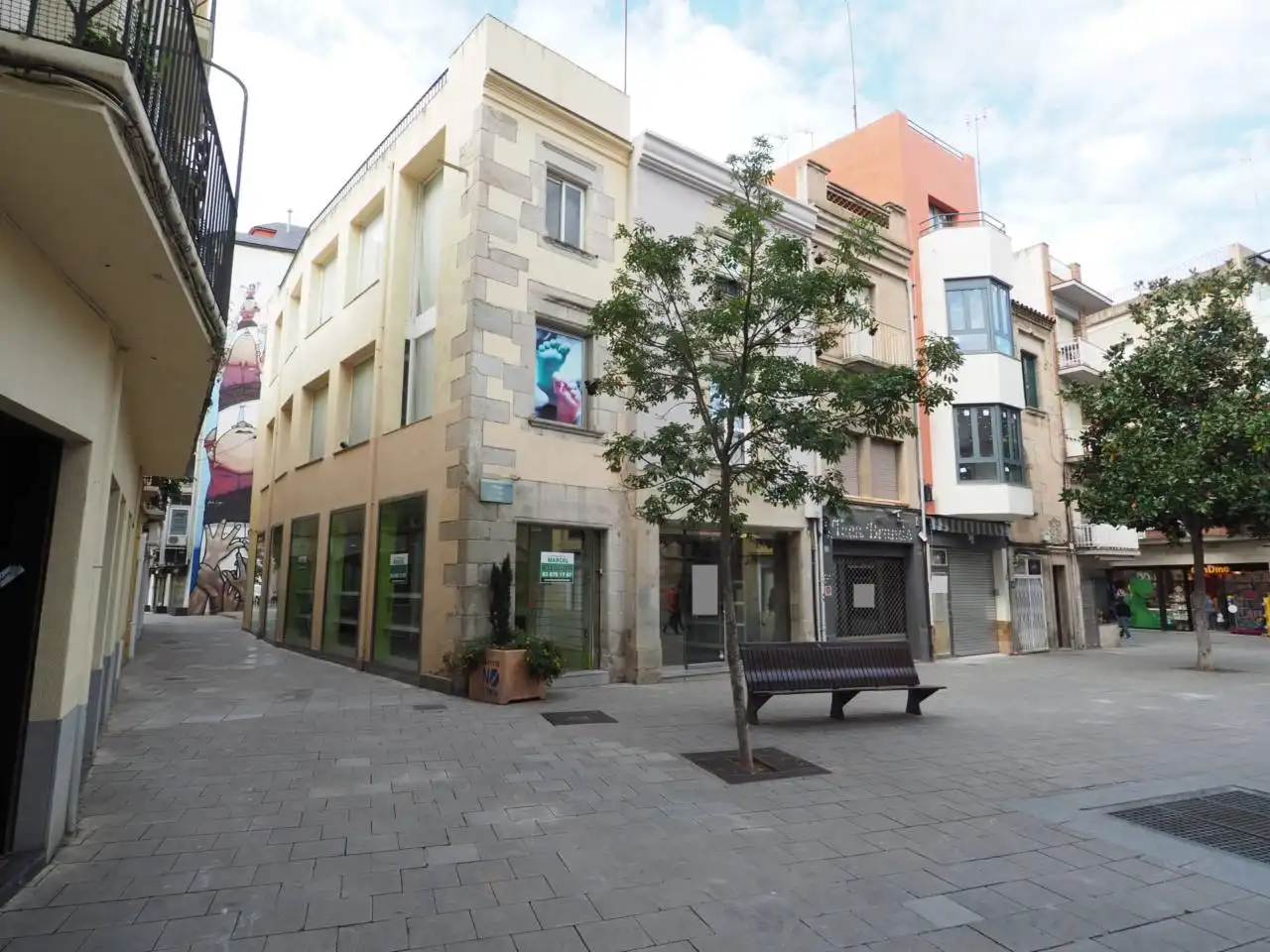 Vista exterior de Local en venda en Granollers