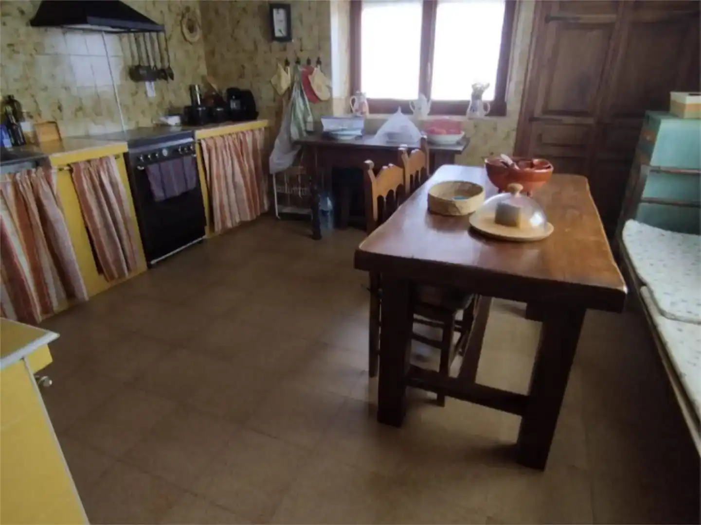 Cuina de Pis en venda en Saldaña amb Jardí privat, Parquet i Moblat