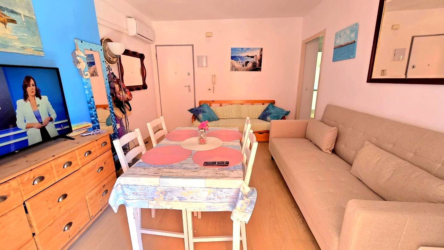 Sala d'estar de Apartament de lloguer en Gandia amb Aire condicionat i Terrassa