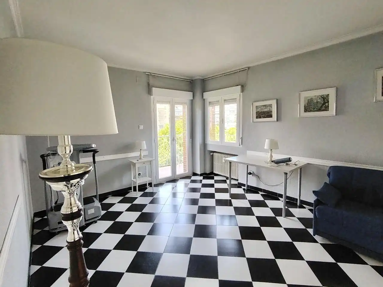 Living room of Flat for sale in Madrid  with Air Conditioner, Heating and Parquet flooring