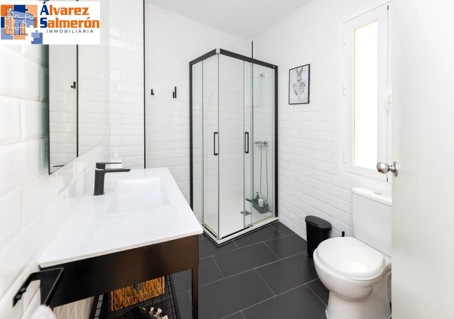 Bathroom of Flat for sale in Granada