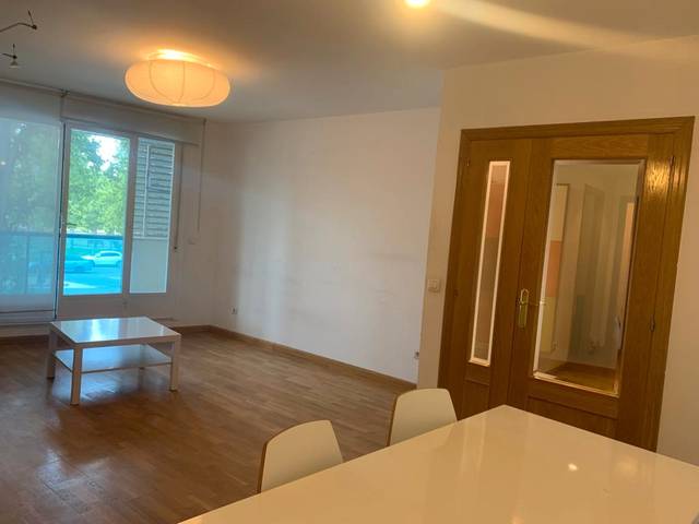 Piso en Alquiler en Calle de Emilia Pardo Bazán en Ranillas