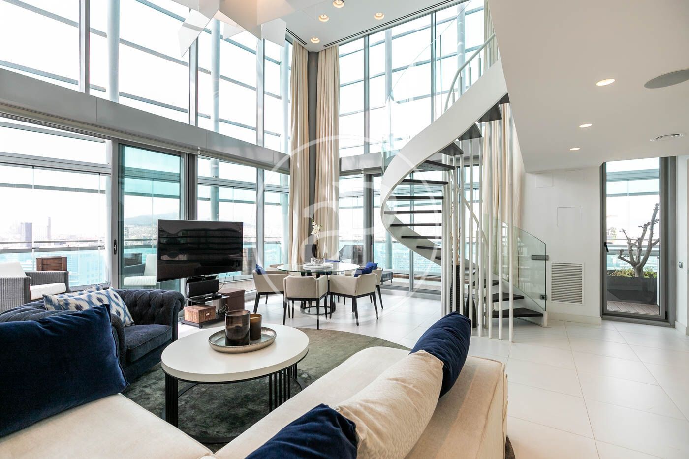 Living room of Duplex for sale in  Barcelona Capital  with Air Conditioner, Heating and Private garden
