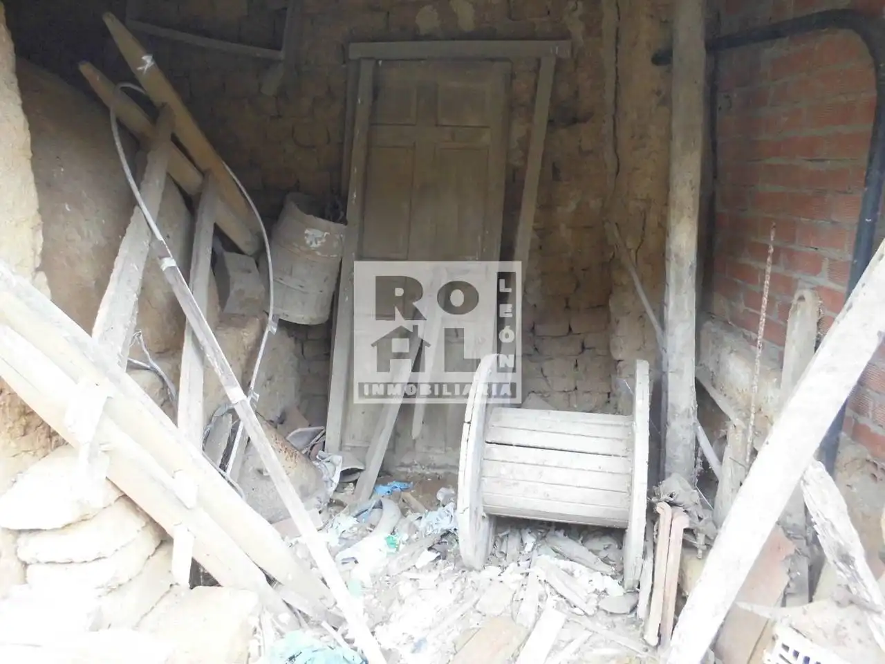 Casa o xalet en venda en Valdefresno amb Jardí privat