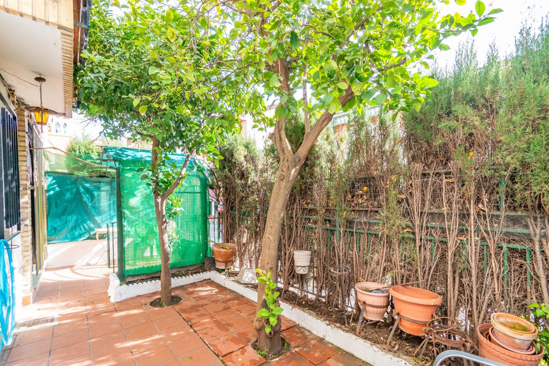 Jardí de Casa adosada en venda en Armilla amb Terrassa, Balcó i Alarma