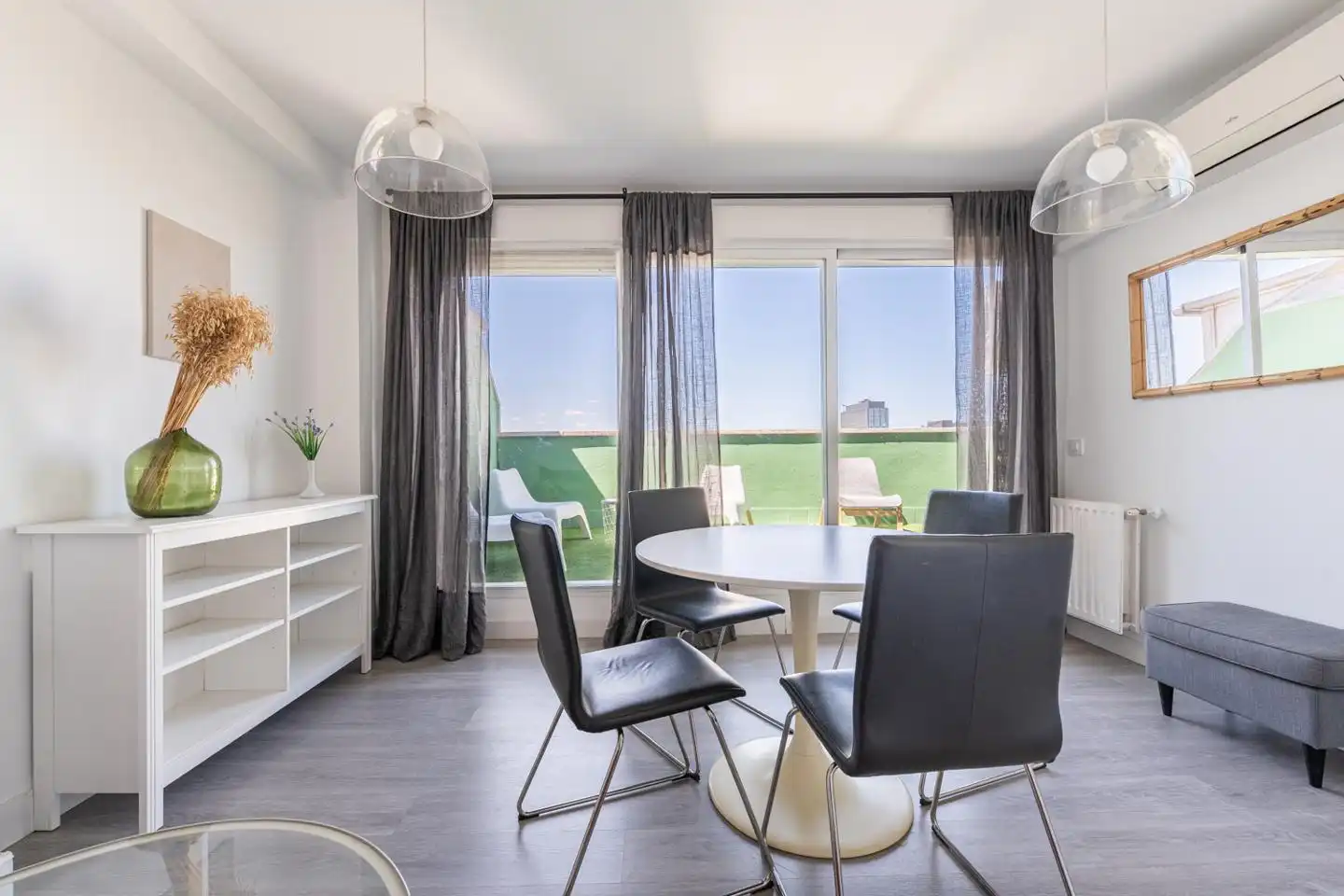 Dining room of Attic for rent in Madrid  with Air Conditioner, Heating and Parquet flooring
