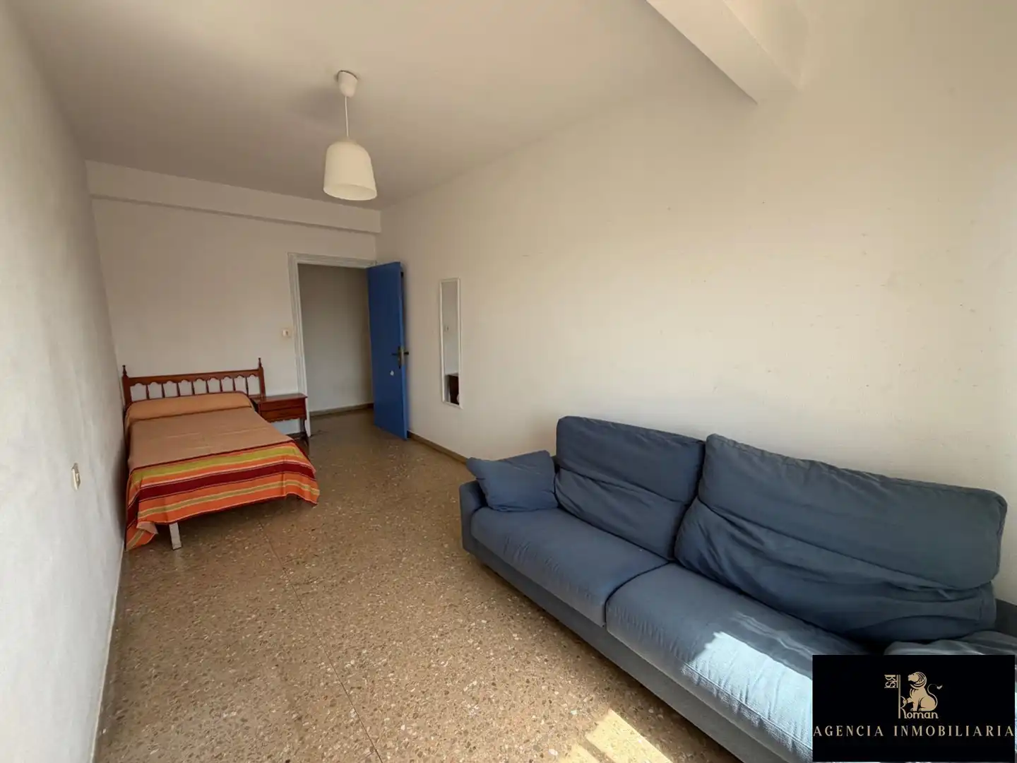 Habitación de Piso en venta en Murcia con Terraza y Balcón