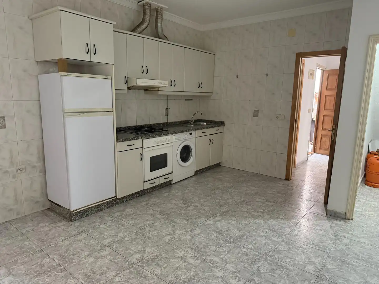 Küche von Einfamilien-Reihenhaus zur Miete in Ourense Capital 