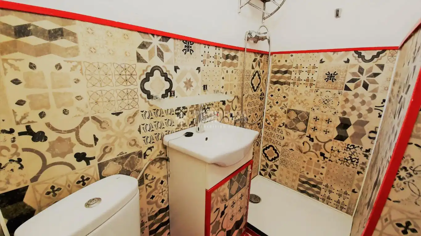 Badezimmer von Gebäude zum Verkauf in Zaragoza