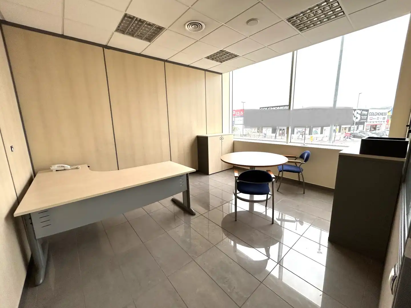 Büro zur Miete in Málaga mit Klimaanlage, Heizung und Terrasse