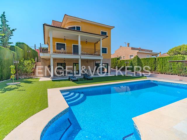 Casa-chalet en Venta en Carrer de l'Ametller en La Huerta