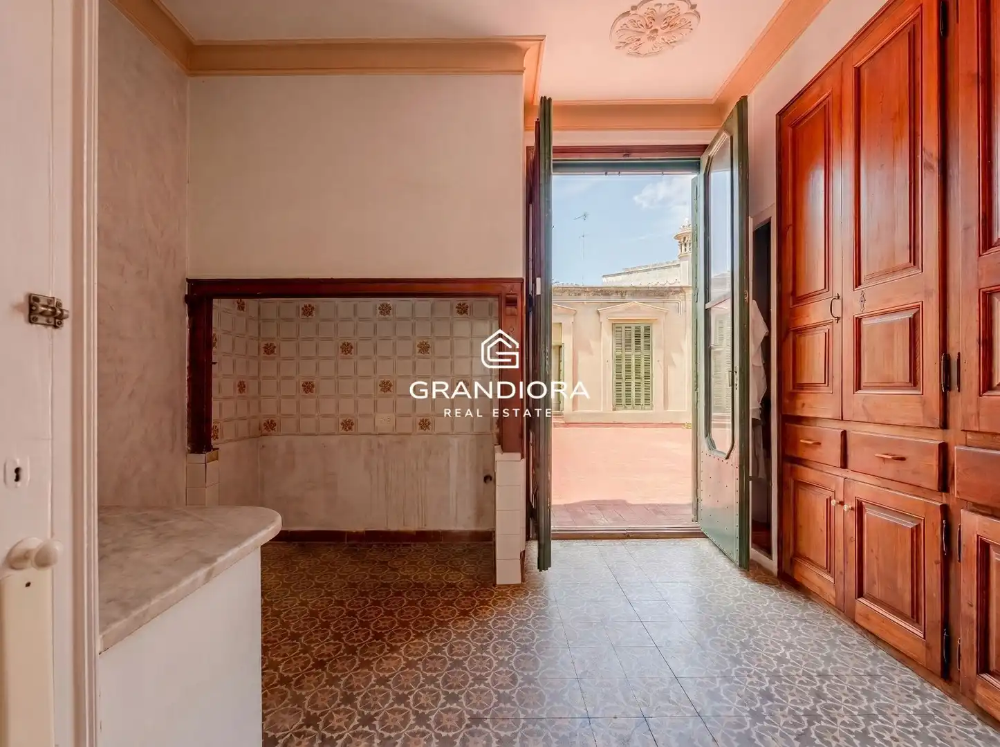 Exterior view of Houses for sale in El Masnou  with Terrace