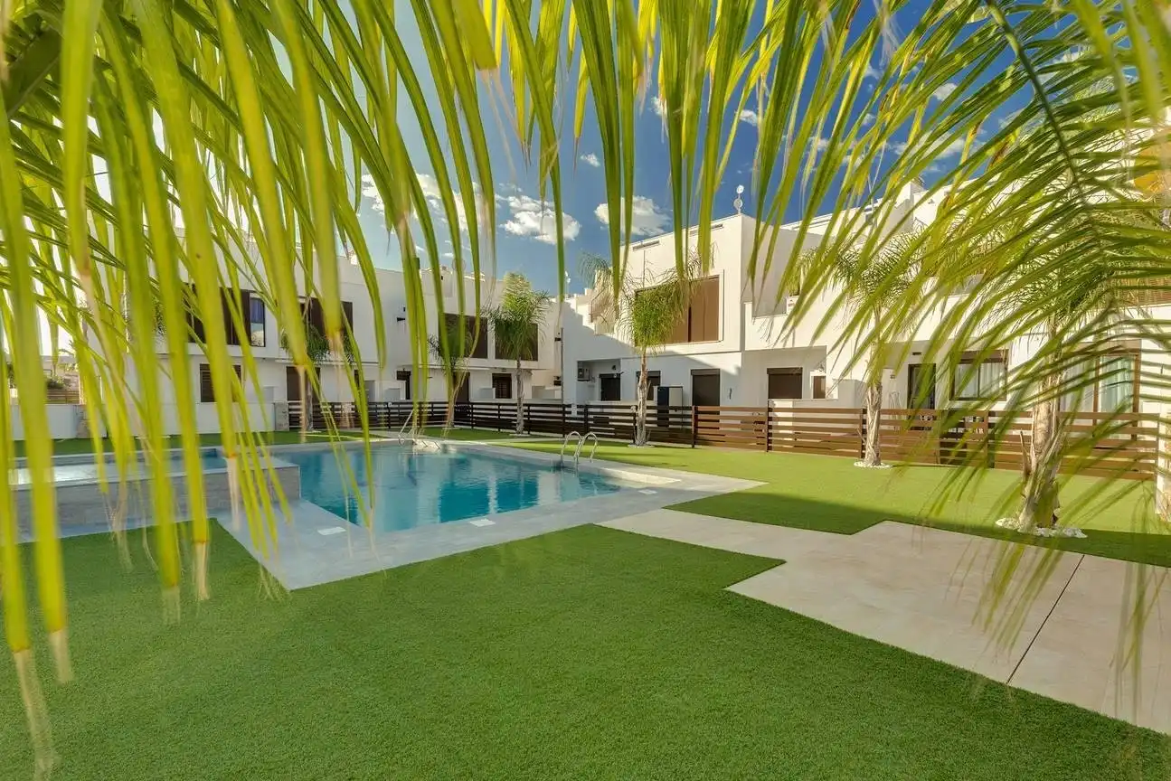 Piscina de Apartament en venda en Pilar de la Horadada amb Aire condicionat, Jardí privat i Piscina