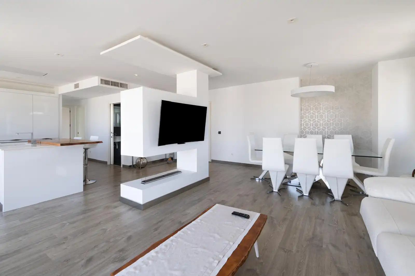 Wohnzimmer von Dachboden zur Miete in Torremolinos mit Klimaanlage, Terrasse und Möbliert