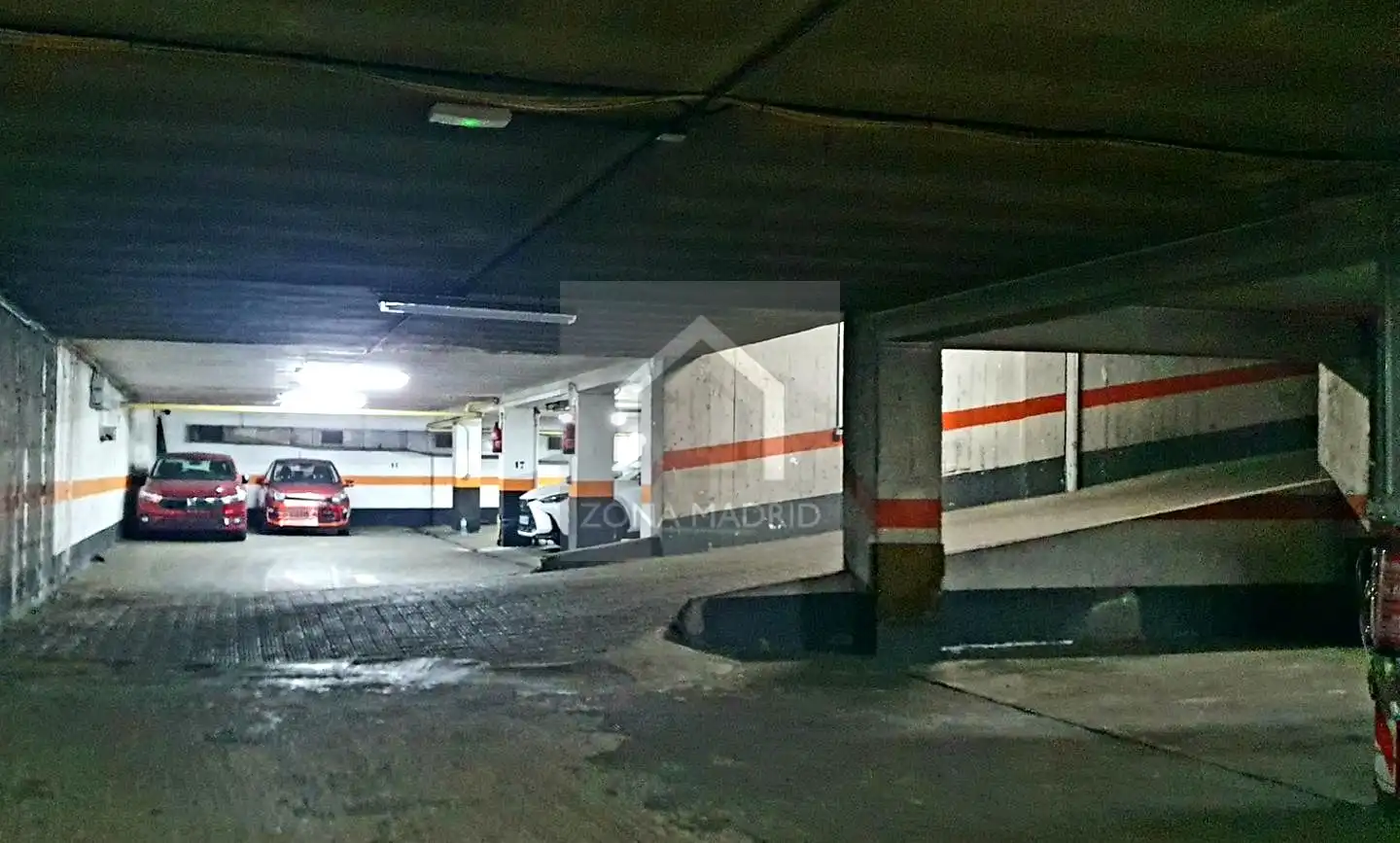 Parking de Piso en venta en Madrid con Aire acondicionado, Calefacción y Terraza
