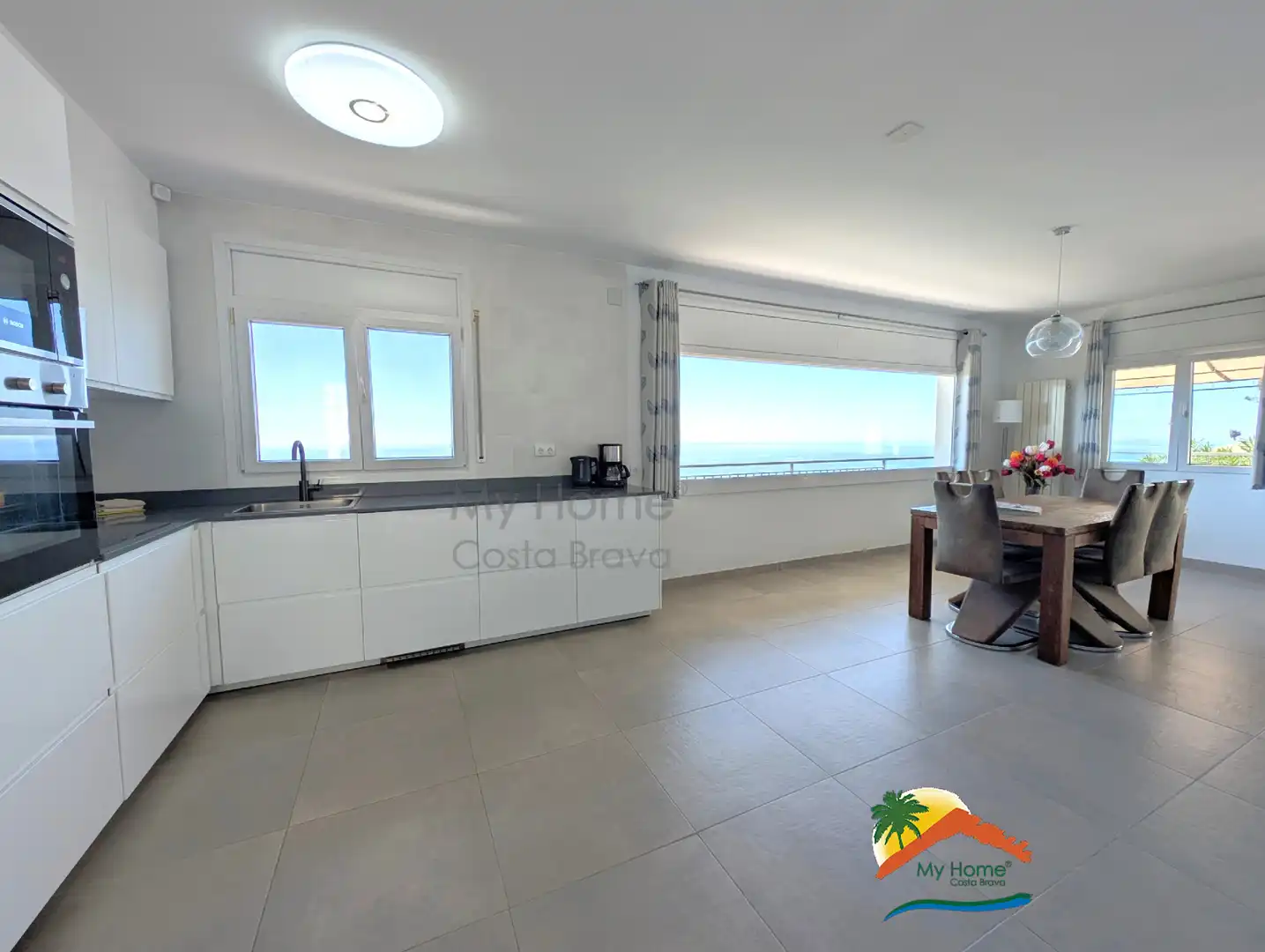 Cocina de Casa o chalet en venta en Lloret de Mar con Aire acondicionado, Calefacción y Jardín privado
