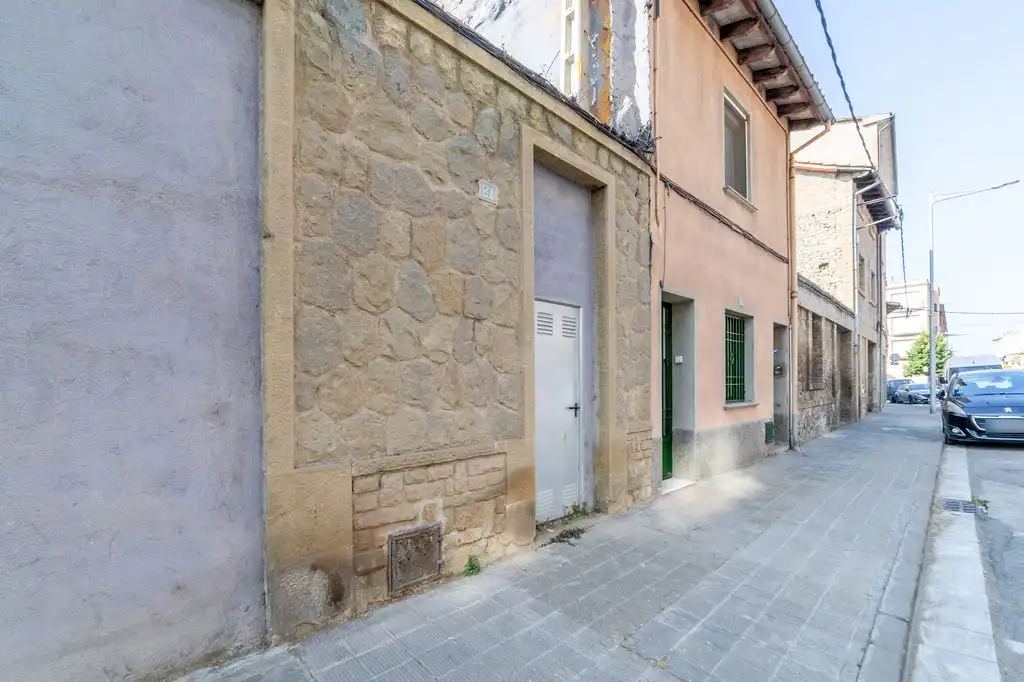 Exterior view of Office for sale in Manlleu