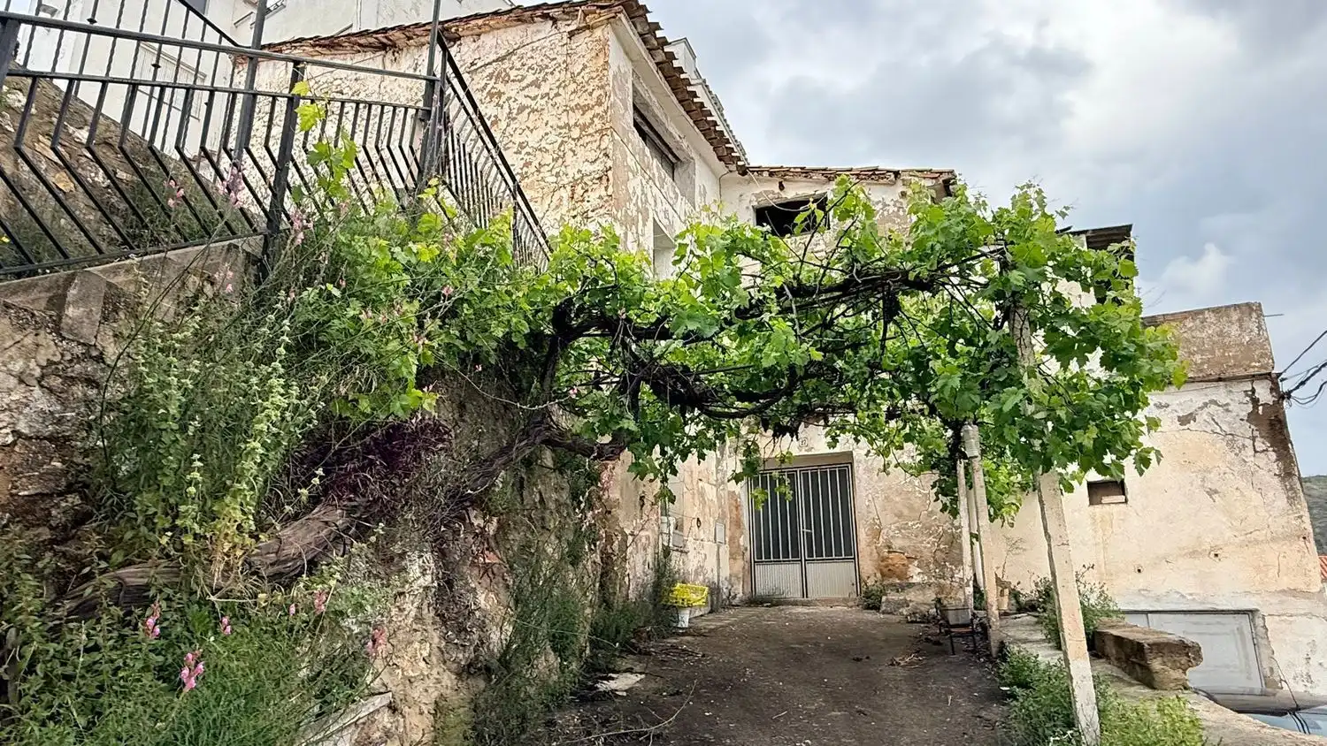 Exterior view of Houses for sale in Montán  with Storage room